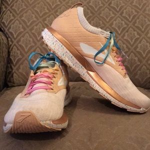 Brooks Sprinkles Ricochet sz 9.5